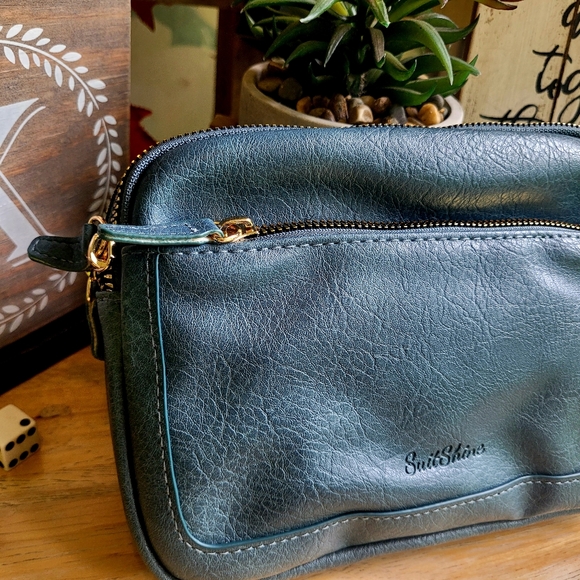 Unisex Crossbody Fanny Packs - Picture 13 of 16